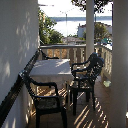 Apartmani Tariba Banjol Esterno foto