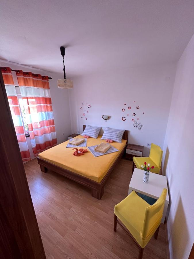Apartmani Tariba Banjol Esterno foto