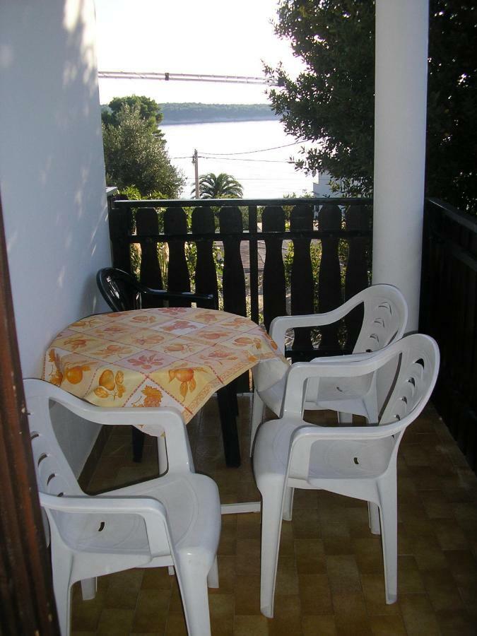 Apartmani Tariba Banjol Esterno foto