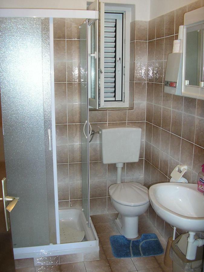 Apartmani Tariba Banjol Esterno foto